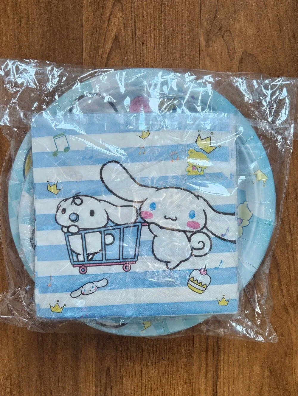 Sanrio Cinnamoroll Light Blue Paper Plates & Napkins Party Set